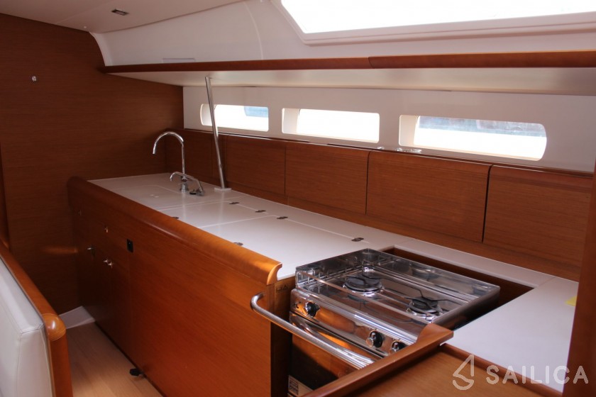 Sun Odyssey 519 - Yacht Charter Sailica
