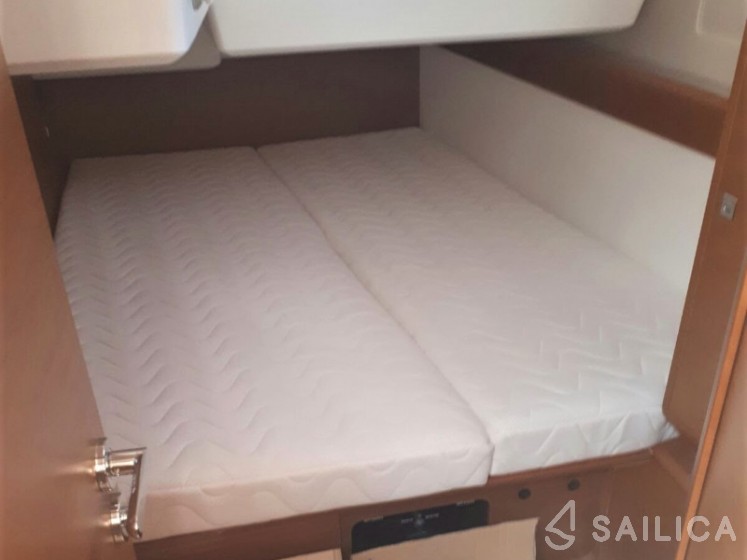 Sun Odyssey 519 - Yacht Charter Sailica