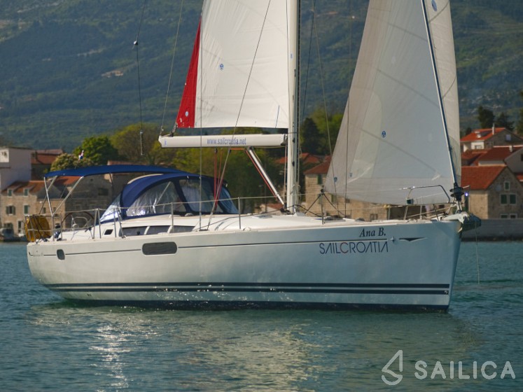 Sun Odyssey 49i - Yacht Charter Sailica