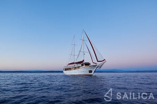 Gulet - Yacht Charter Sailica