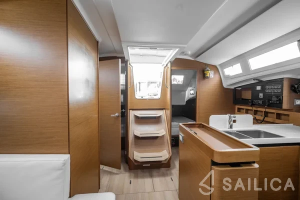 Sun Odyssey 410 - Yacht Charter Sailica