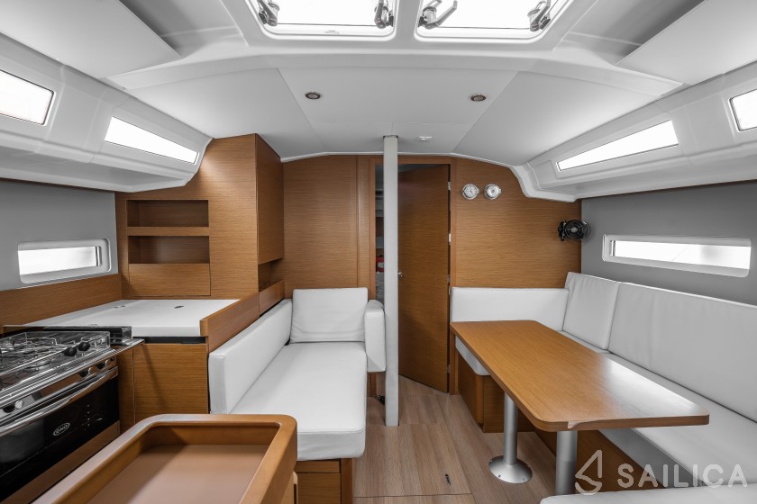 Sun Odyssey 410 - Yacht Charter Sailica