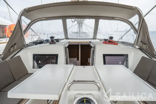 Sun Odyssey 410 - Yacht Charter Sailica