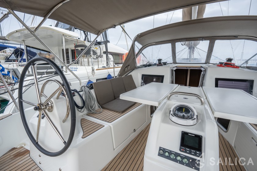 Sun Odyssey 410 - Yacht Charter Sailica