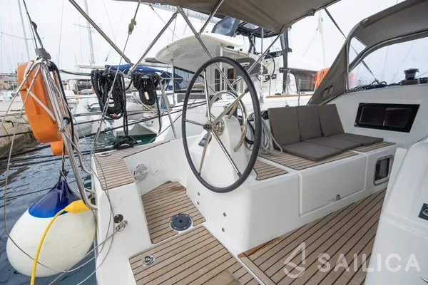 Sun Odyssey 410 - Yacht Charter Sailica