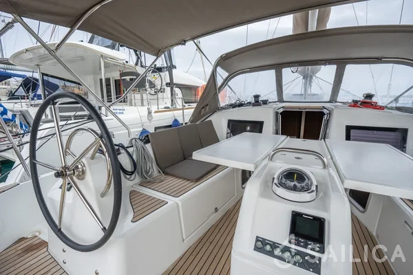 Sun Odyssey 410 - Yacht Charter Sailica