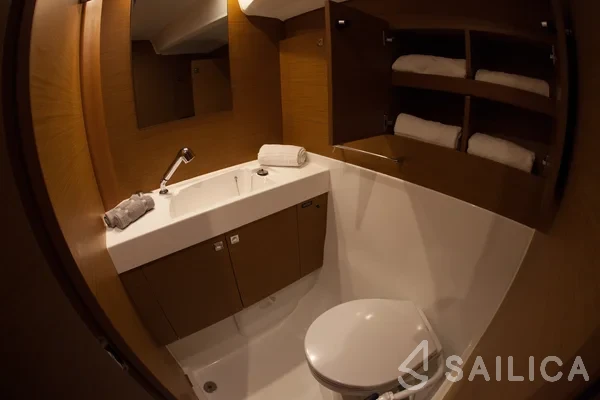 Sun Odyssey 519 - Yacht Charter Sailica