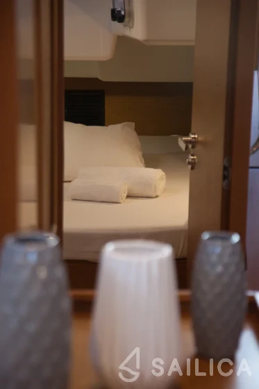 Sun Odyssey 519 - Yacht Charter Sailica