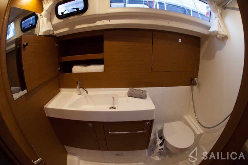 Sun Odyssey 519 - Yacht Charter Sailica
