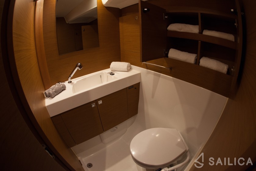 Sun Odyssey 519 - Yacht Charter Sailica