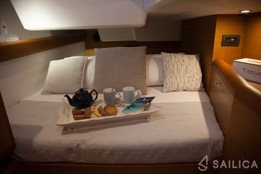Sun Odyssey 519 - Yacht Charter Sailica