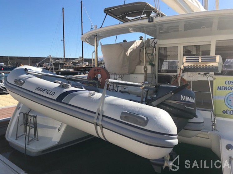 Lagoon 450  Flybridge - Yacht Charter Sailica
