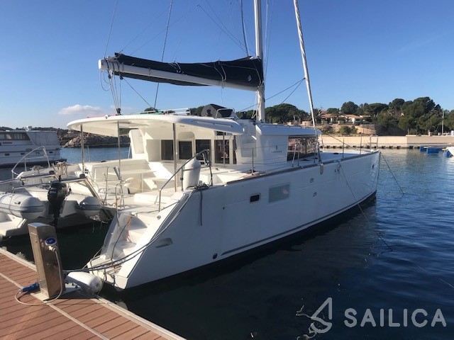 Lagoon 450  Flybridge - Yacht Charter Sailica