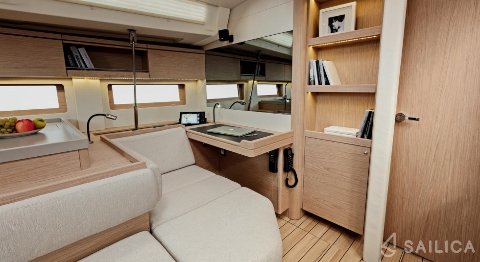 Oceanis 51.1 - Yacht Charter Sailica