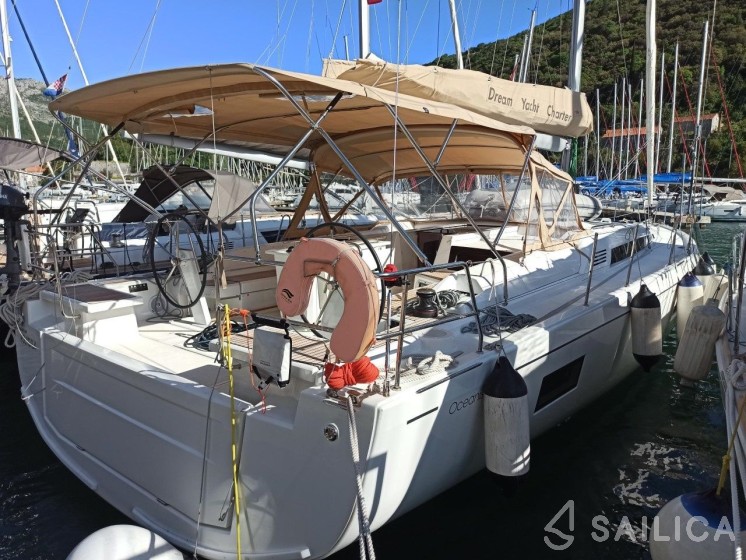 Oceanis 51.1 - Yacht Charter Sailica