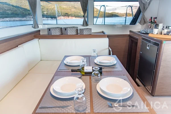 Lagoon 40 - Yacht Charter Sailica
