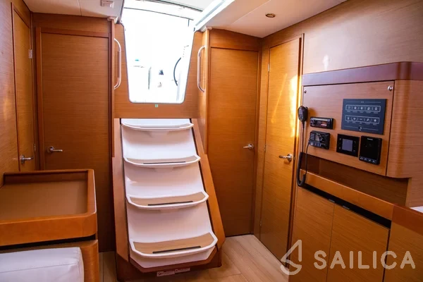 Sun Odyssey 490 - Yacht Charter Sailica