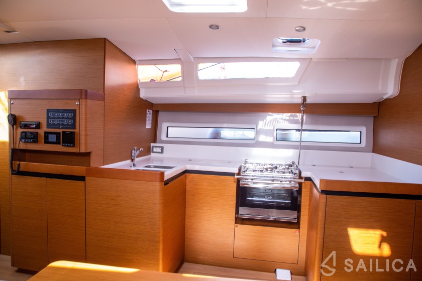 Sun Odyssey 490 - Yacht Charter Sailica