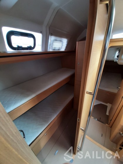 Dufour 520 GL - Yacht Charter Sailica