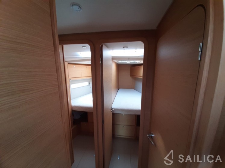 Dufour 520 GL - Yacht Charter Sailica