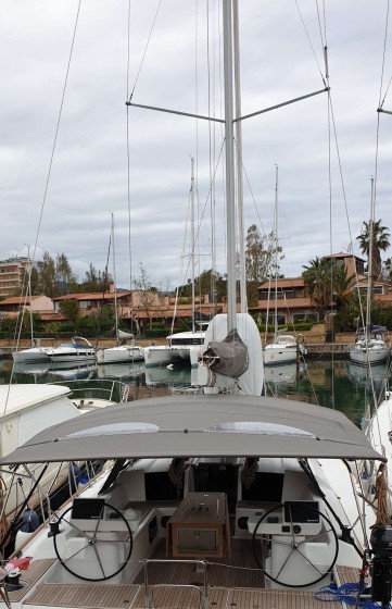 Dufour 520 GL - Yacht Charter Sailica