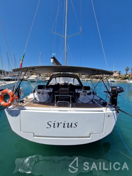 Dufour 520 GL - Yacht Charter Sailica