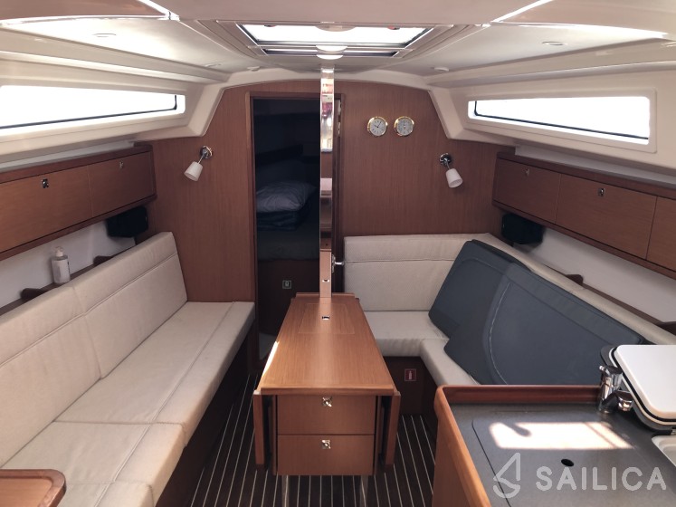Bavaria 34 Cruiser - Yacht Charter Sailica