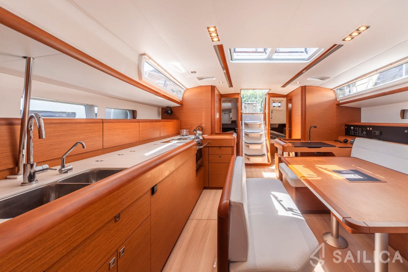 Sun Odyssey 519 - Yacht Charter Sailica