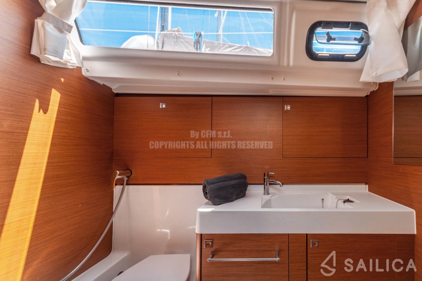 Sun Odyssey 519 - Yacht Charter Sailica