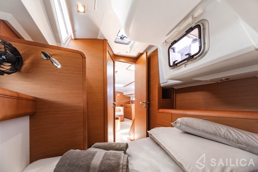 Sun Odyssey 519 - Yacht Charter Sailica