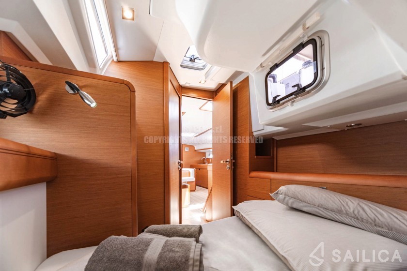 Sun Odyssey 519 - Yacht Charter Sailica