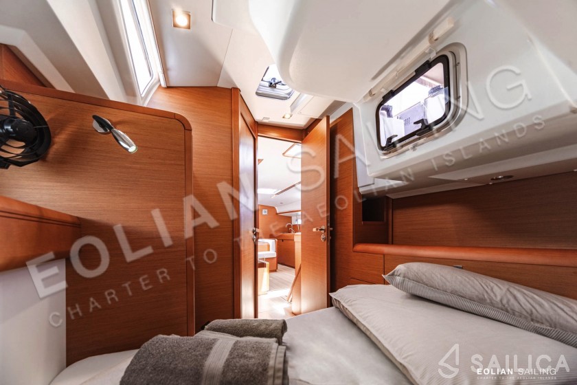 Sun Odyssey 519 - Yacht Charter Sailica