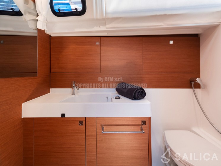 Sun Odyssey 519 - Yacht Charter Sailica