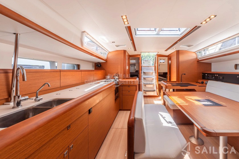 Sun Odyssey 519 - Yacht Charter Sailica