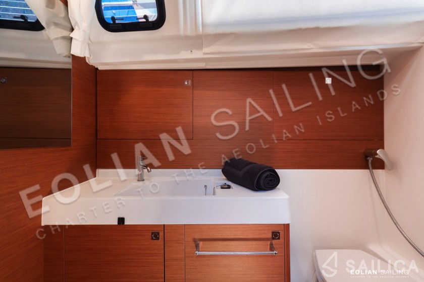 Sun Odyssey 519 - Yacht Charter Sailica