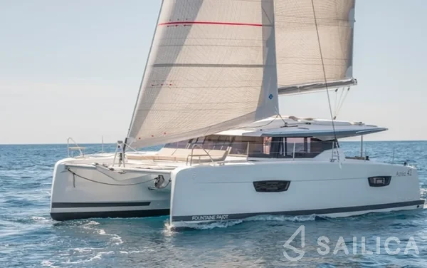 Astréa 42 - Yacht Charter Sailica
