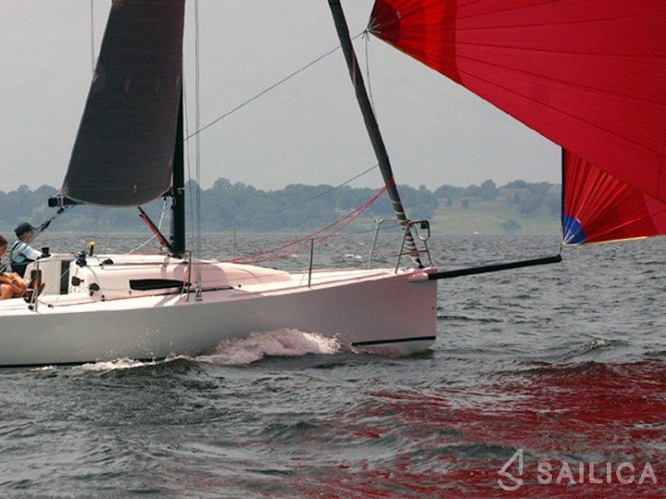 J 88 - Yacht Charter Sailica