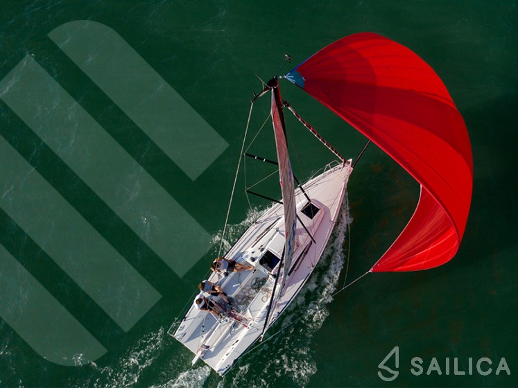 J 88 - Yacht Charter Sailica