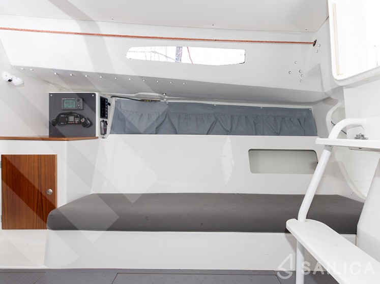 J 88 - Yacht Charter Sailica