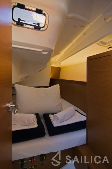 Sun Odyssey 349 - Yacht Charter Sailica