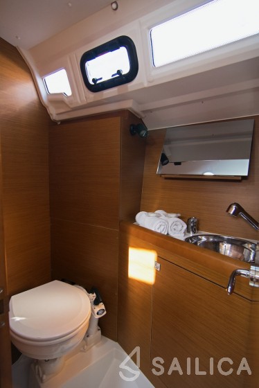 Sun Odyssey 349 - Yacht Charter Sailica