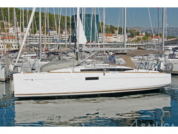Sun Odyssey 349 - Yacht Charter Sailica
