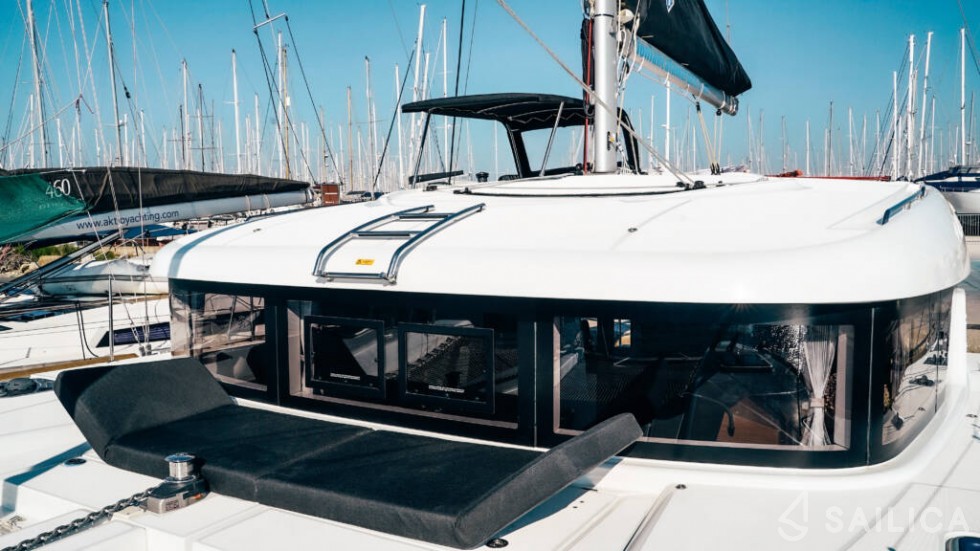 Lagoon 40 - Yacht Charter Sailica