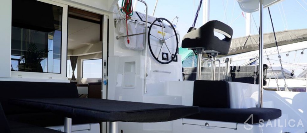 Lagoon 40 - Yacht Charter Sailica
