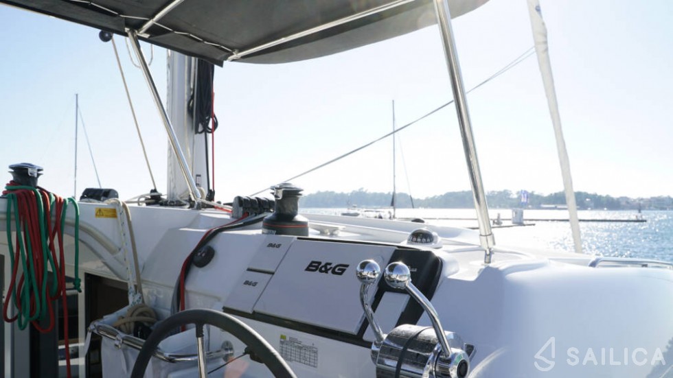 Lagoon 40 - Yacht Charter Sailica