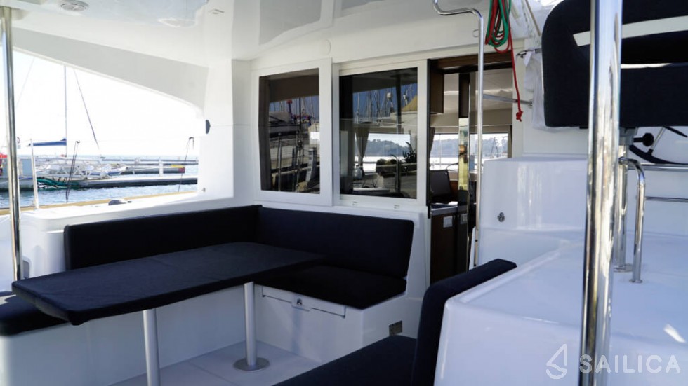 Lagoon 40 - Yacht Charter Sailica