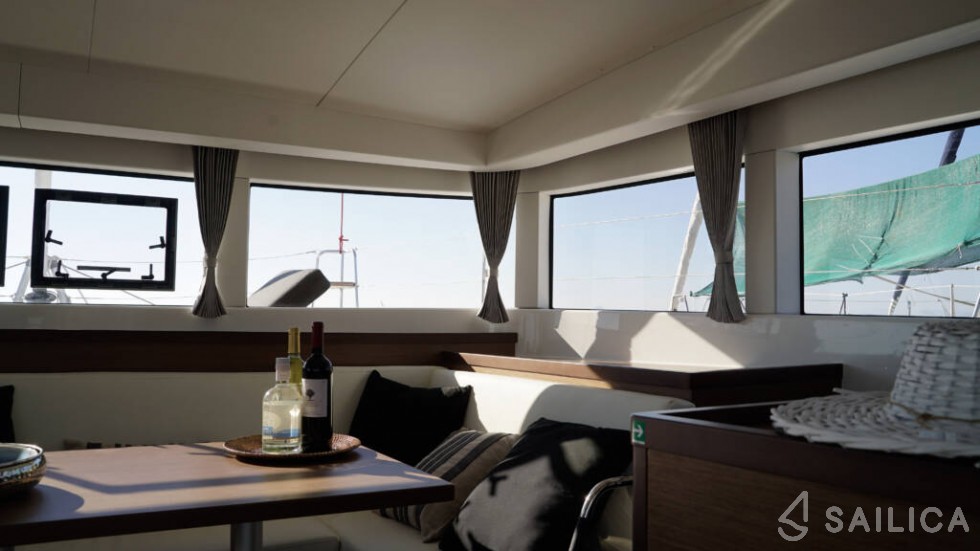 Lagoon 40 - Yacht Charter Sailica