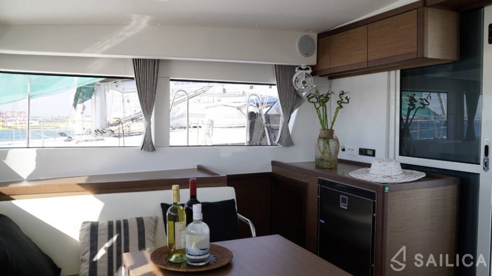 Lagoon 40 - Yacht Charter Sailica