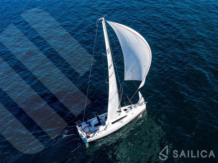 Sun Fast 3200 - Yacht Charter Sailica