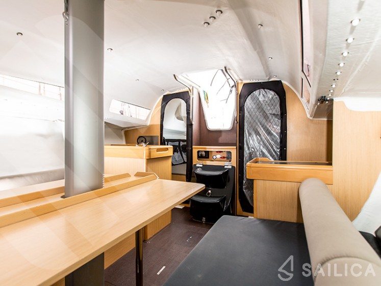 Sun Fast 3200 - Yacht Charter Sailica